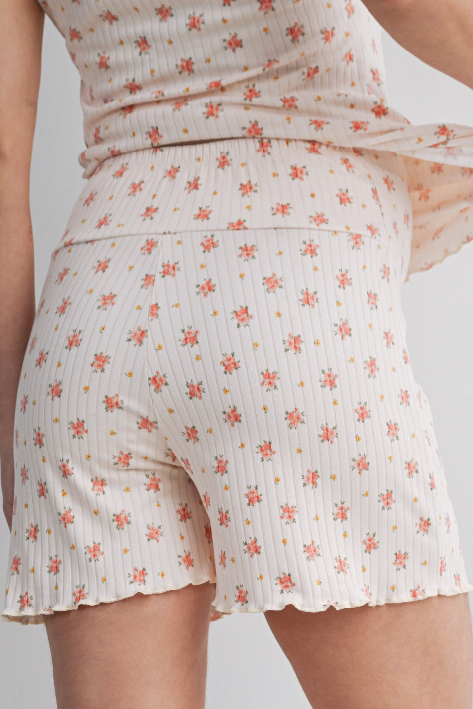Peach Floral Ribbed Maternity Lounge Set – Top and Shorts Close Up
