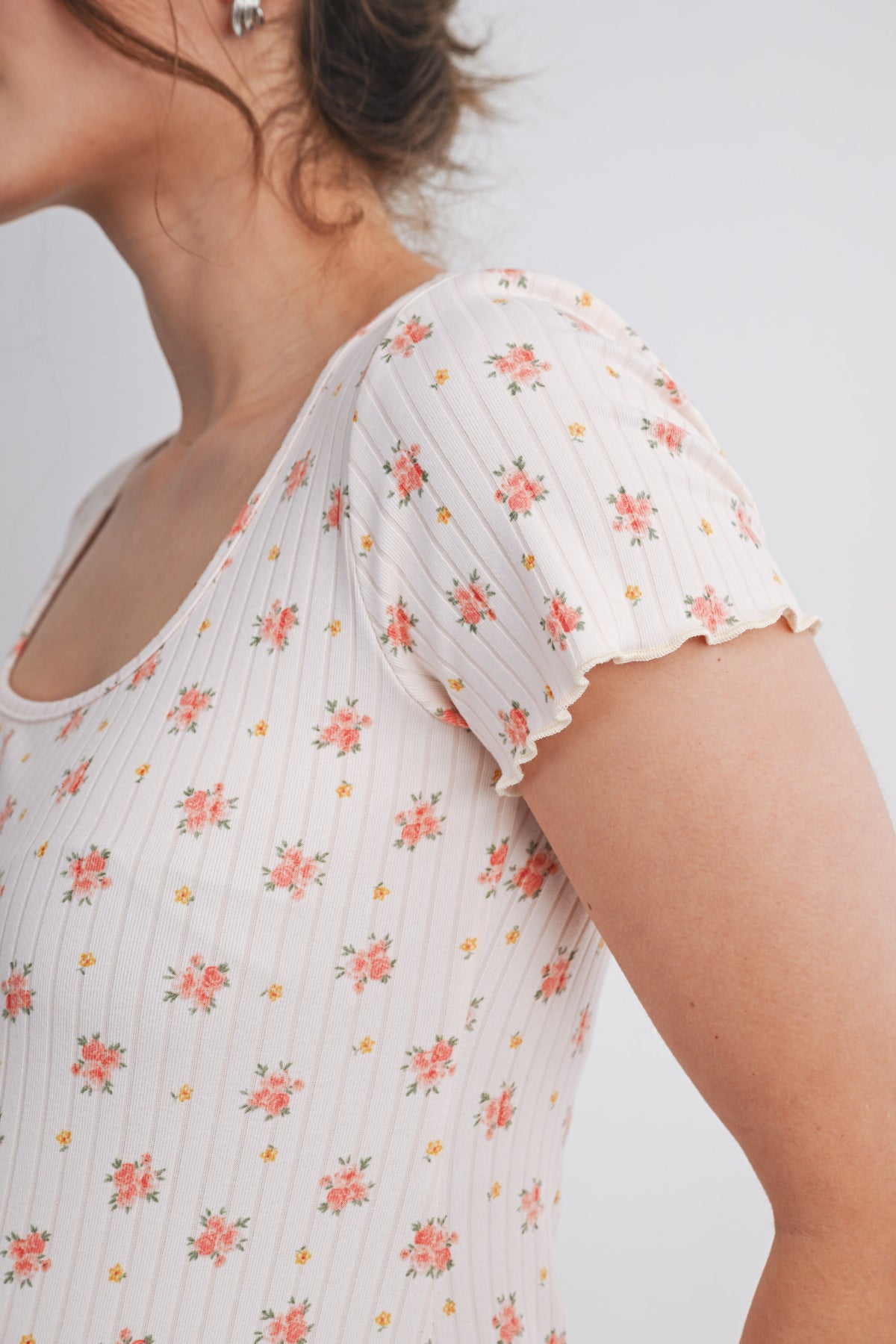 Peach Floral Ribbed Maternity Lounge Set – Top and Shorts Close Up