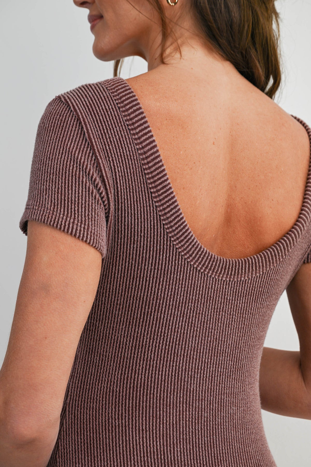 Red Brown Bodycon Ribbed Scoop Neck Short Sleeve Maternity Dress Close Up