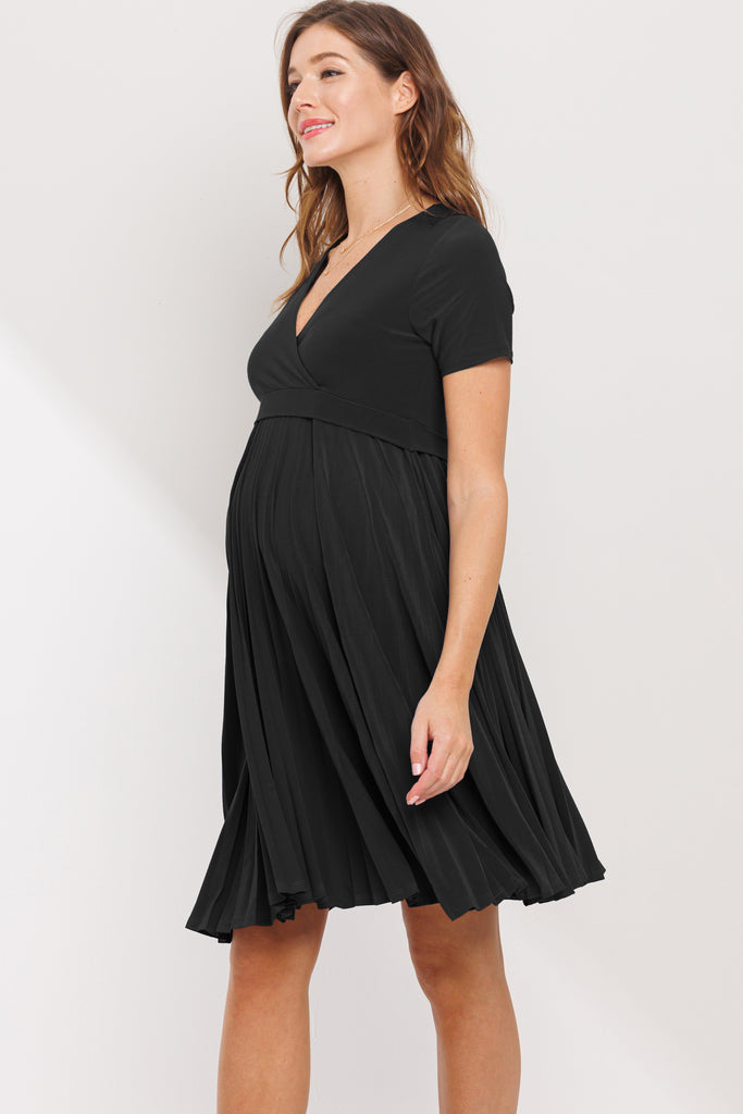 Black Pleated V-Neck Short Sleeve Maternity Dress