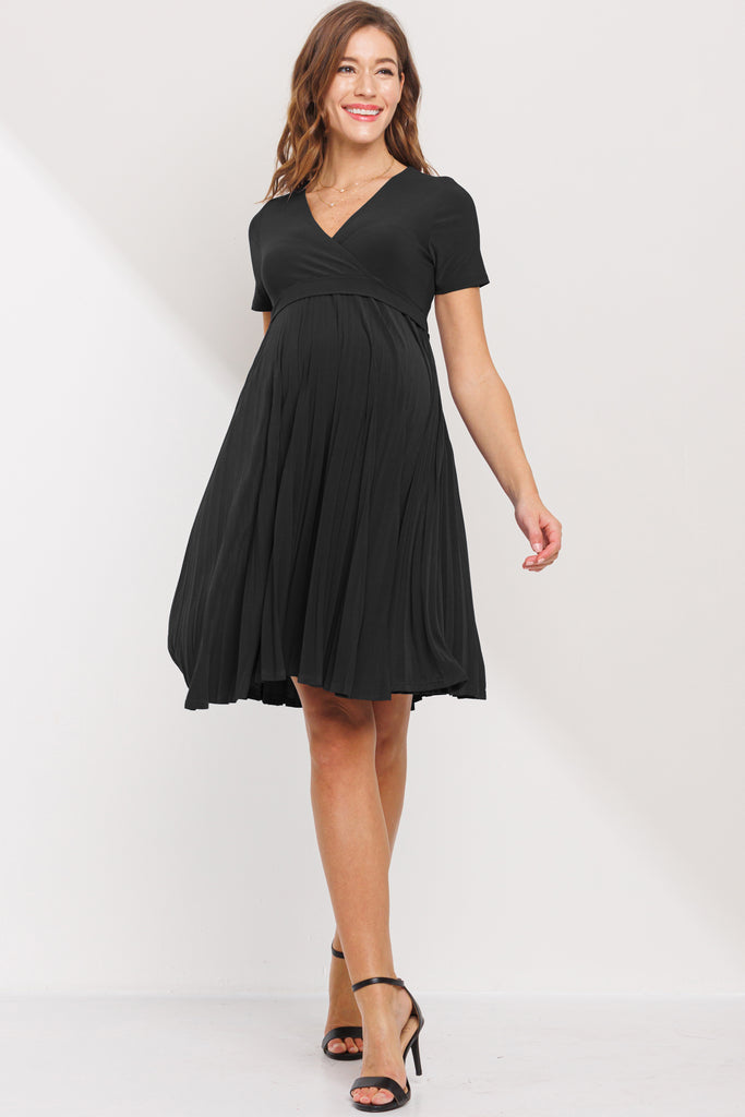Black Pleated V-Neck Short Sleeve Maternity Dress
