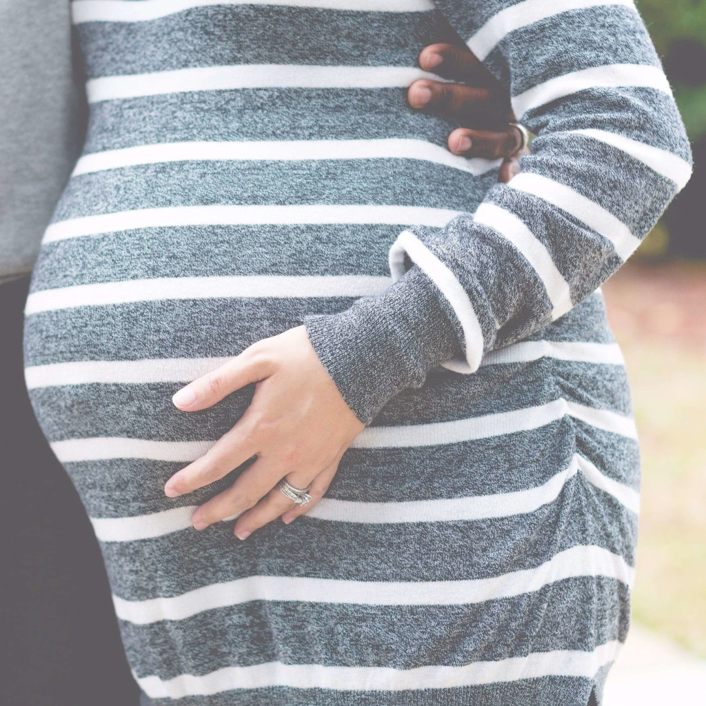 How to Choose Formal Maternity Wear Online