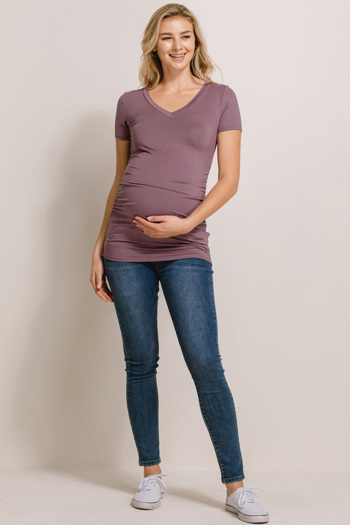 Mauve V-Neck Side Ruched Maternity Basic Top Full Body